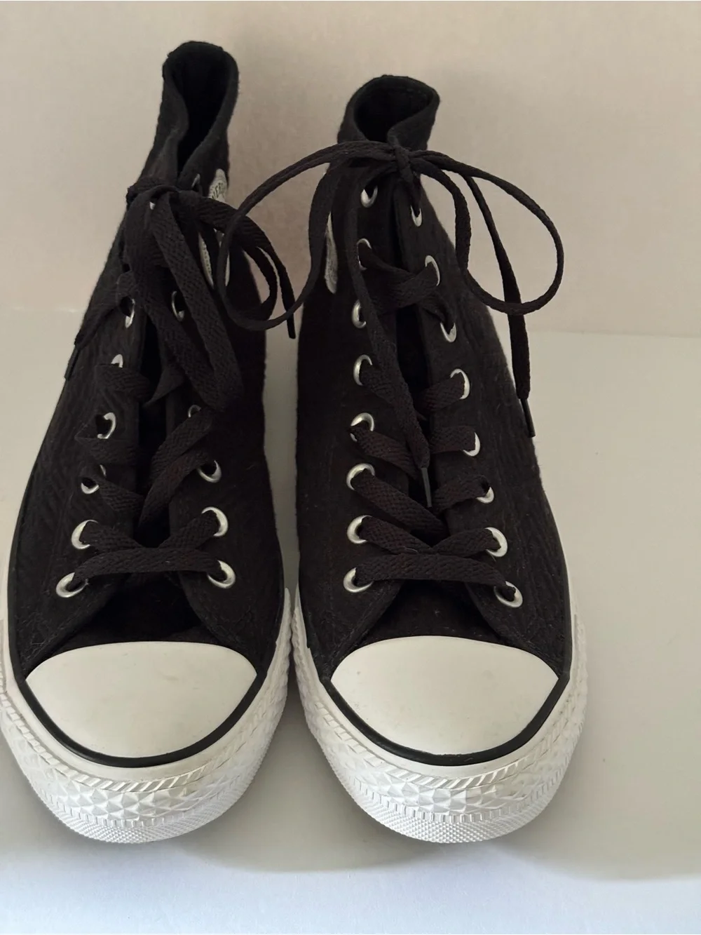 Black Textured Converse Chuck Taylor All Star High Top Sneakers Size 10 - Picture 2 of 5